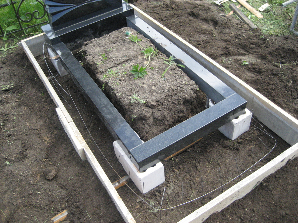 Фундамент под памятник